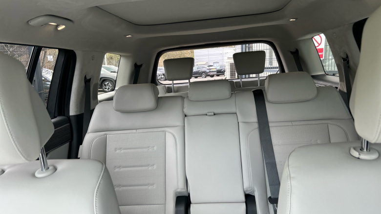 Hyundai SANTA FE 1.6 TGDi 239 Hybrid Ultimate 5dr 4WD Auto Hybrid Estate